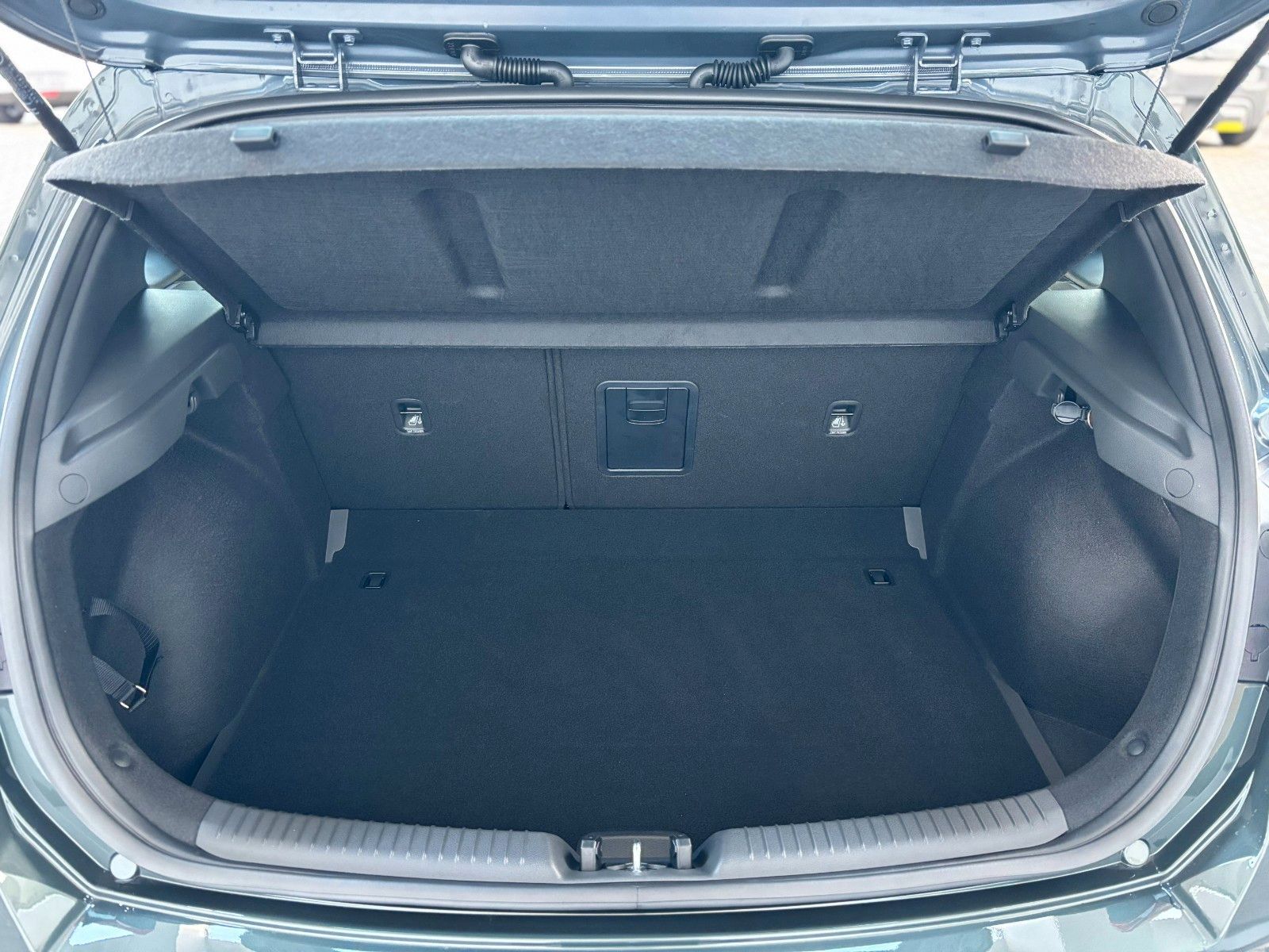 Fahrzeugabbildung Hyundai i30 1.5 T-GDI N Line Kamera,LED,Navi,Pano,SHZ,SD