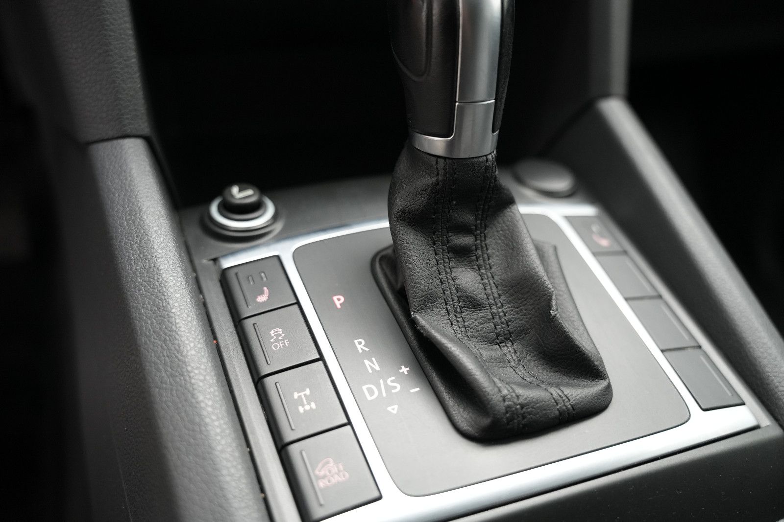 Fahrzeugabbildung Volkswagen Amarok DoubleCab/NAVI/KAMERA/AUTOM/LEDER