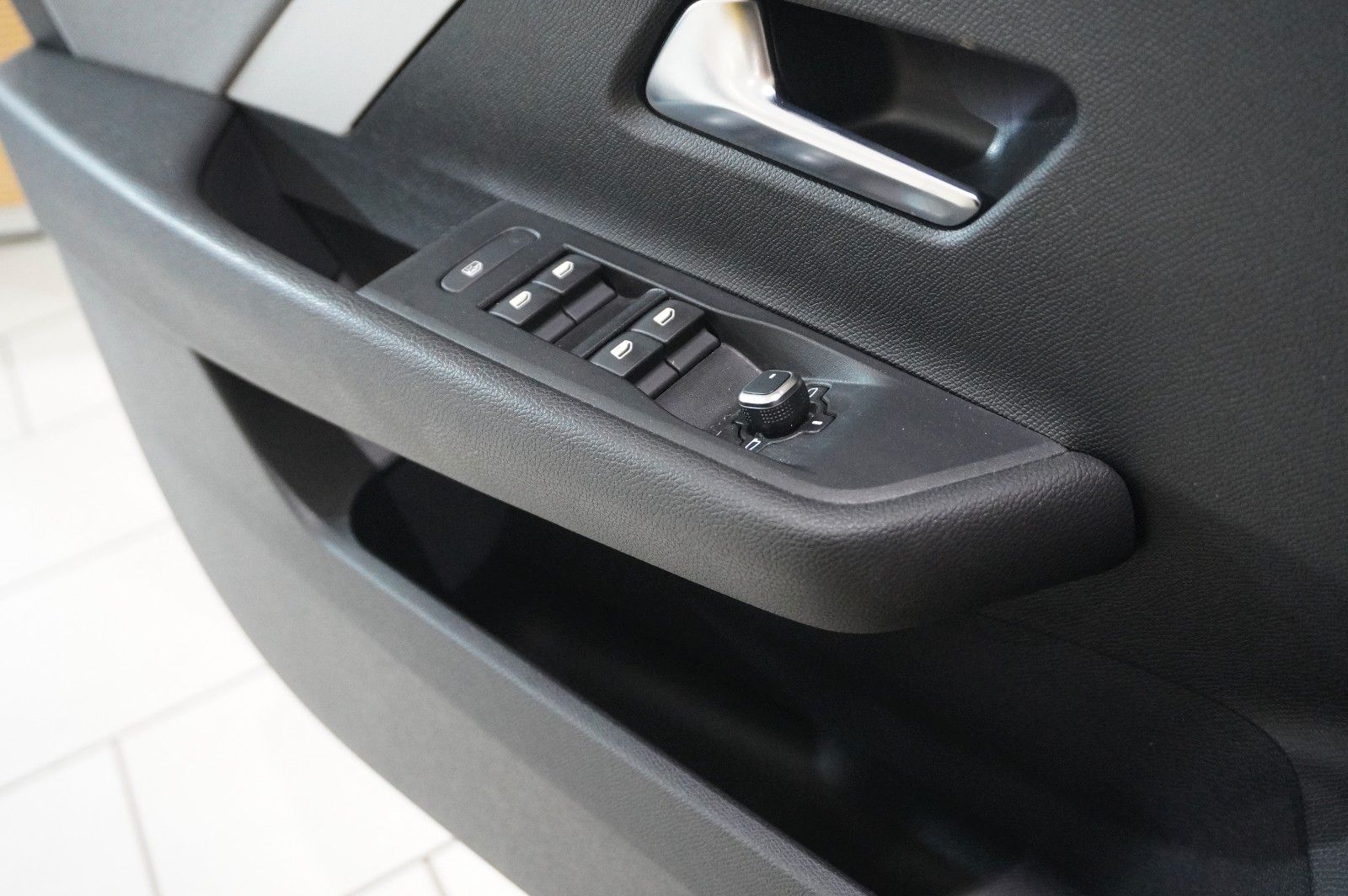 Fahrzeugabbildung Opel Astra L Lim. 1.6 HYBRID EDIT. NAVI/SPORT/KAMERA