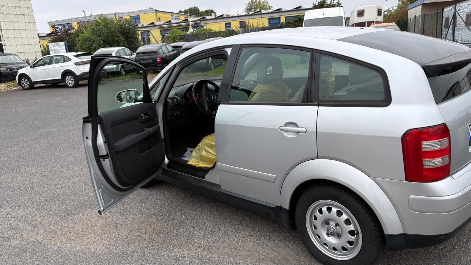 Audi A2 2004 — photo 9