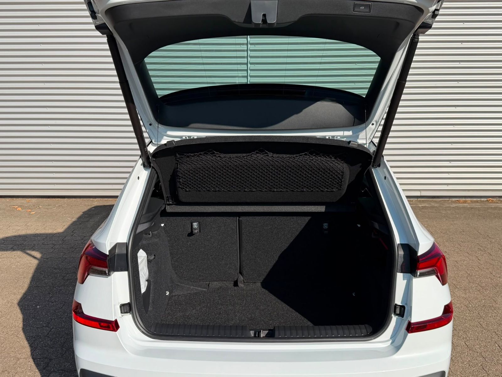 Fahrzeugabbildung SKODA Kamiq 1.5 TSI Monte Carlo LED