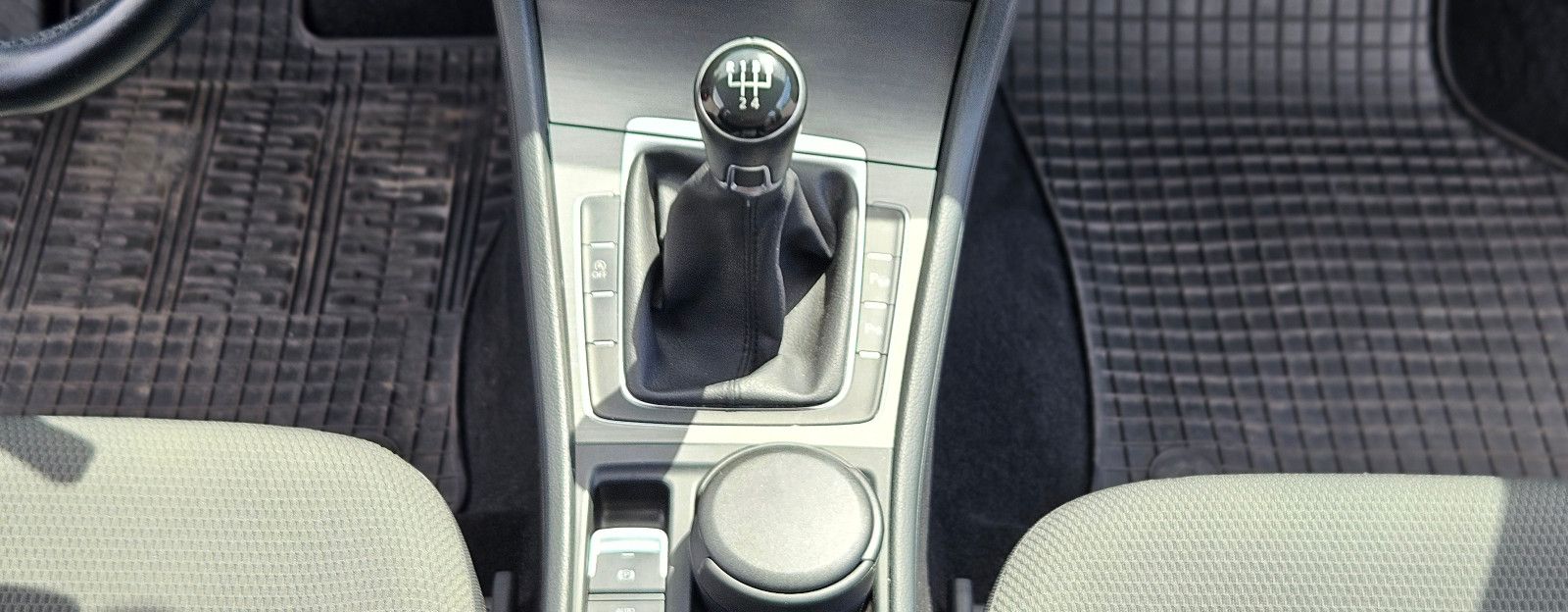 VW Golf VII Lim. Comfortline BMT Parkassistent Shz