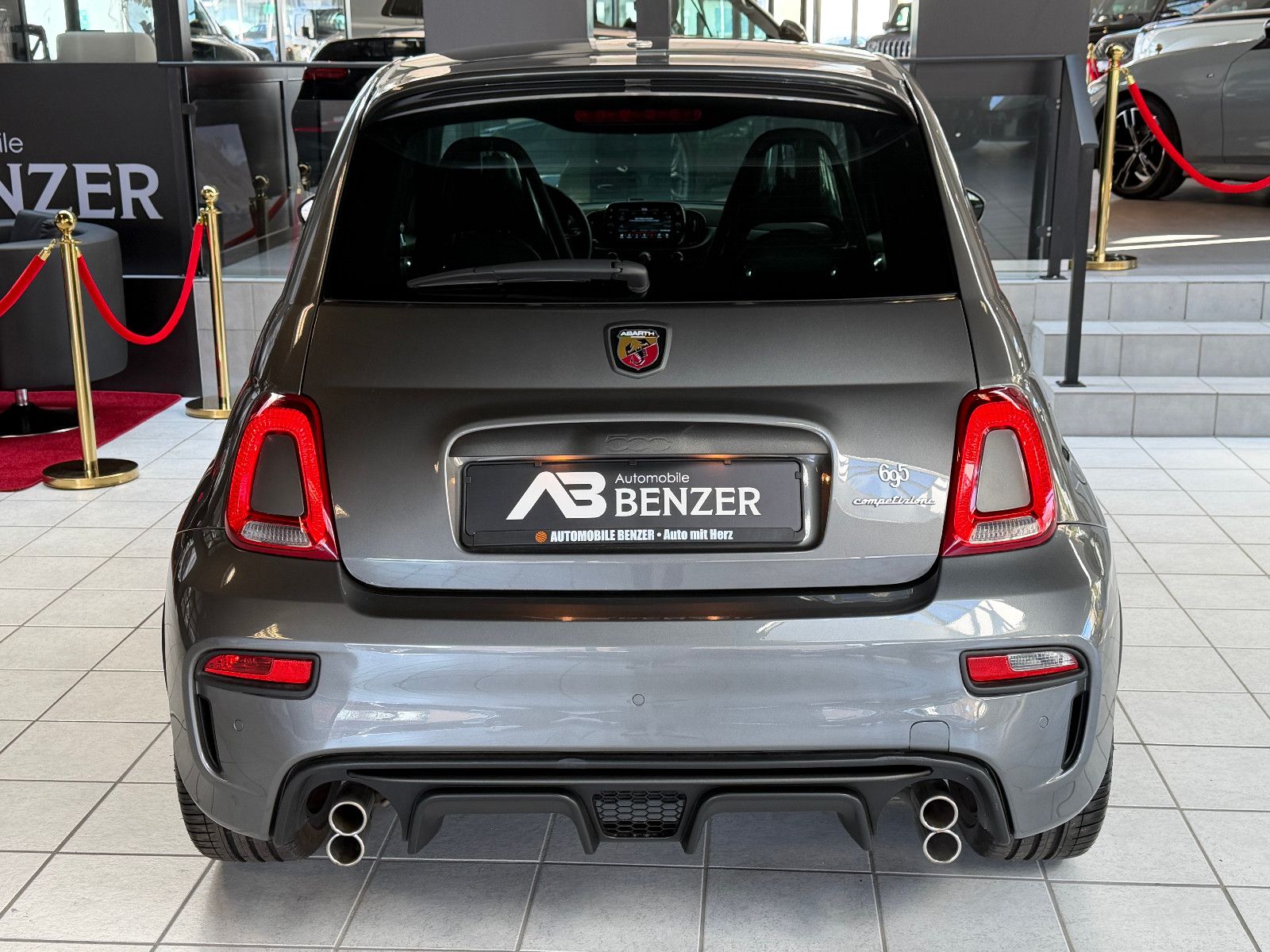 Fahrzeugabbildung Fiat Abarth 695Competizione/CARBON-SITZE/CARBON/BEATS