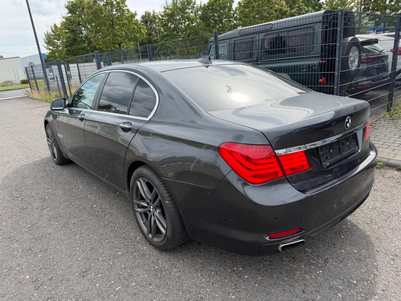 BMW Série 7 750Li xDrive | 408 ch | BVA | Affichage tête haute | Sièges ventilés | Caméras 360° | Portes Soft-Close | Cuir