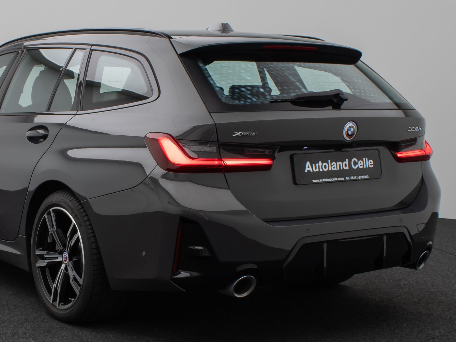 Fahrzeugabbildung BMW 330e xD M Sport Kamera DAB HiFi Komfort Panorama