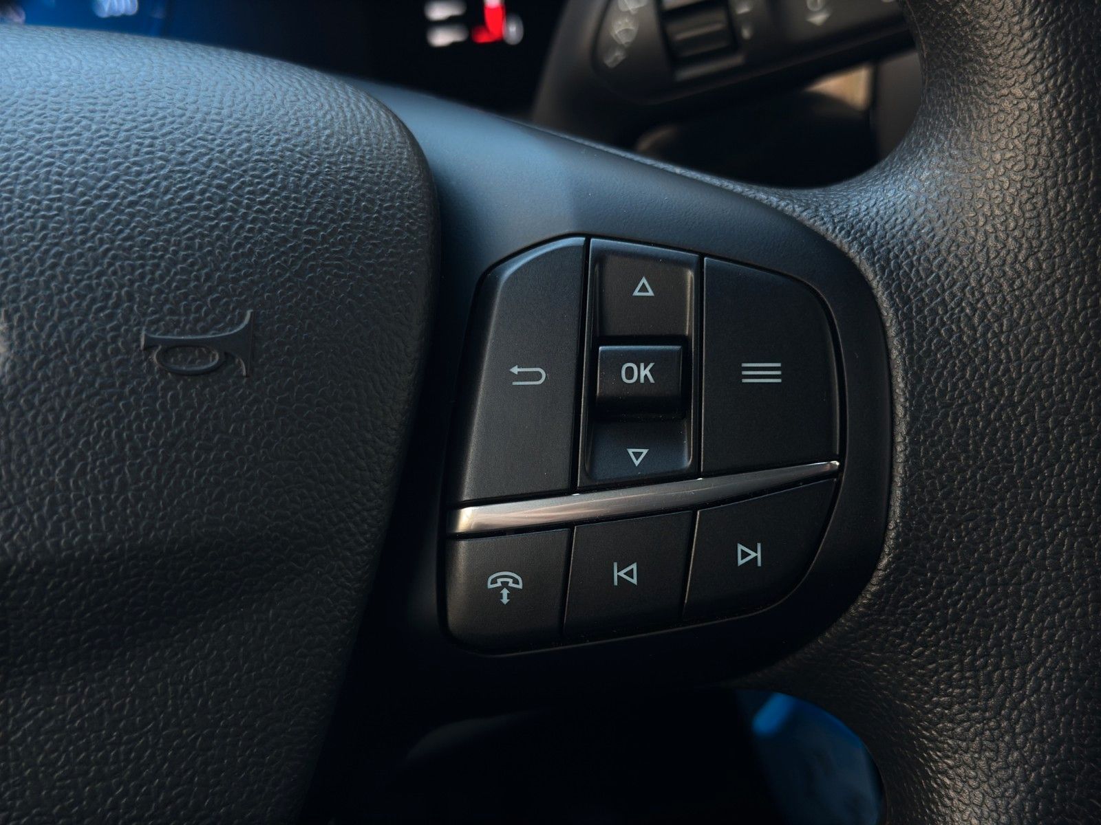 Fahrzeugabbildung Ford Transit Courier Allwetter/Tempomat/MwSt