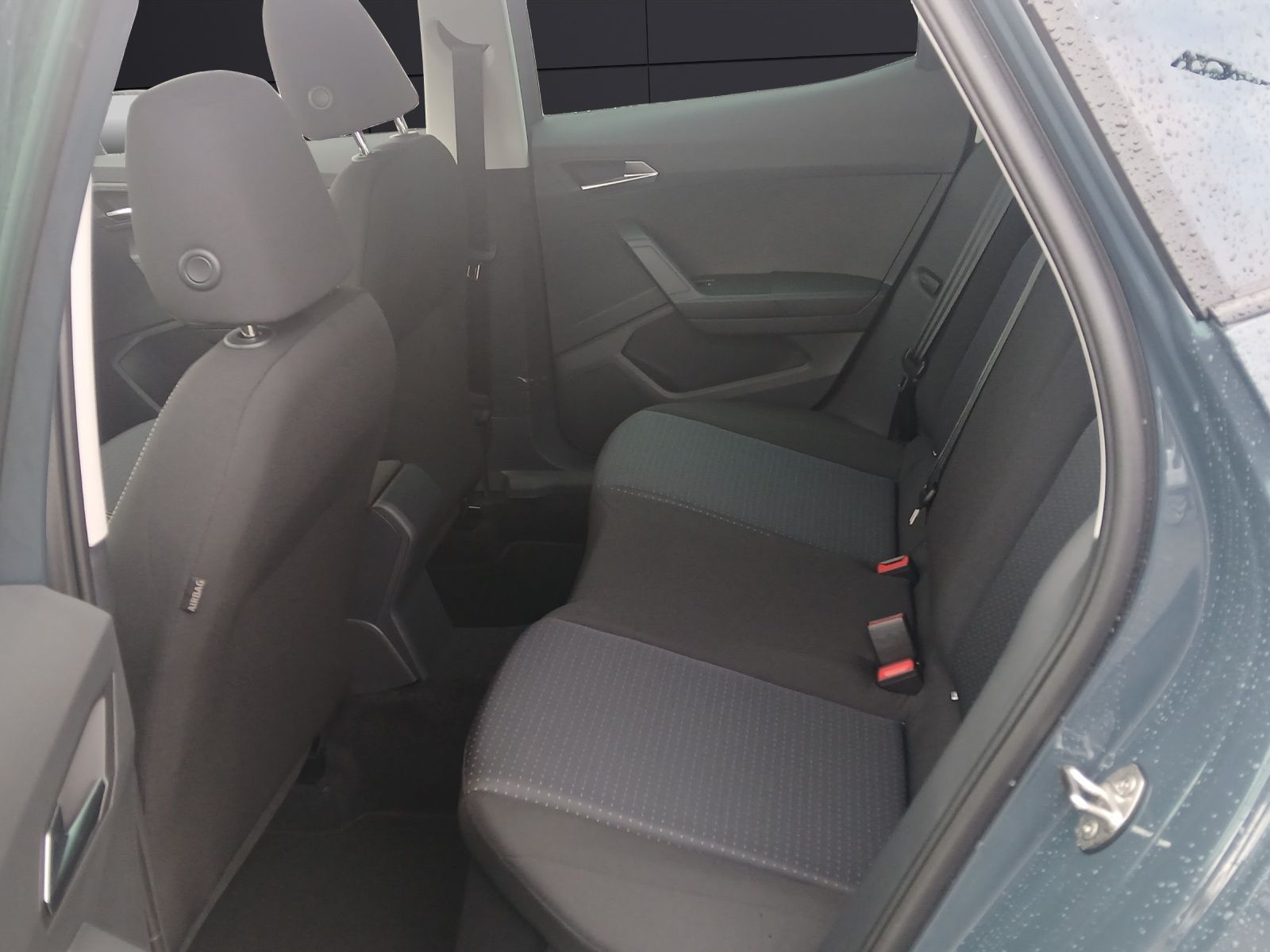 Fahrzeugabbildung SEAT Arona TSI Style LED Navi VC ACC RFK SH LM