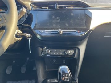 Opel Corsa Edition 1.2T MT6 100PS PDC,LHZ,SHZ,