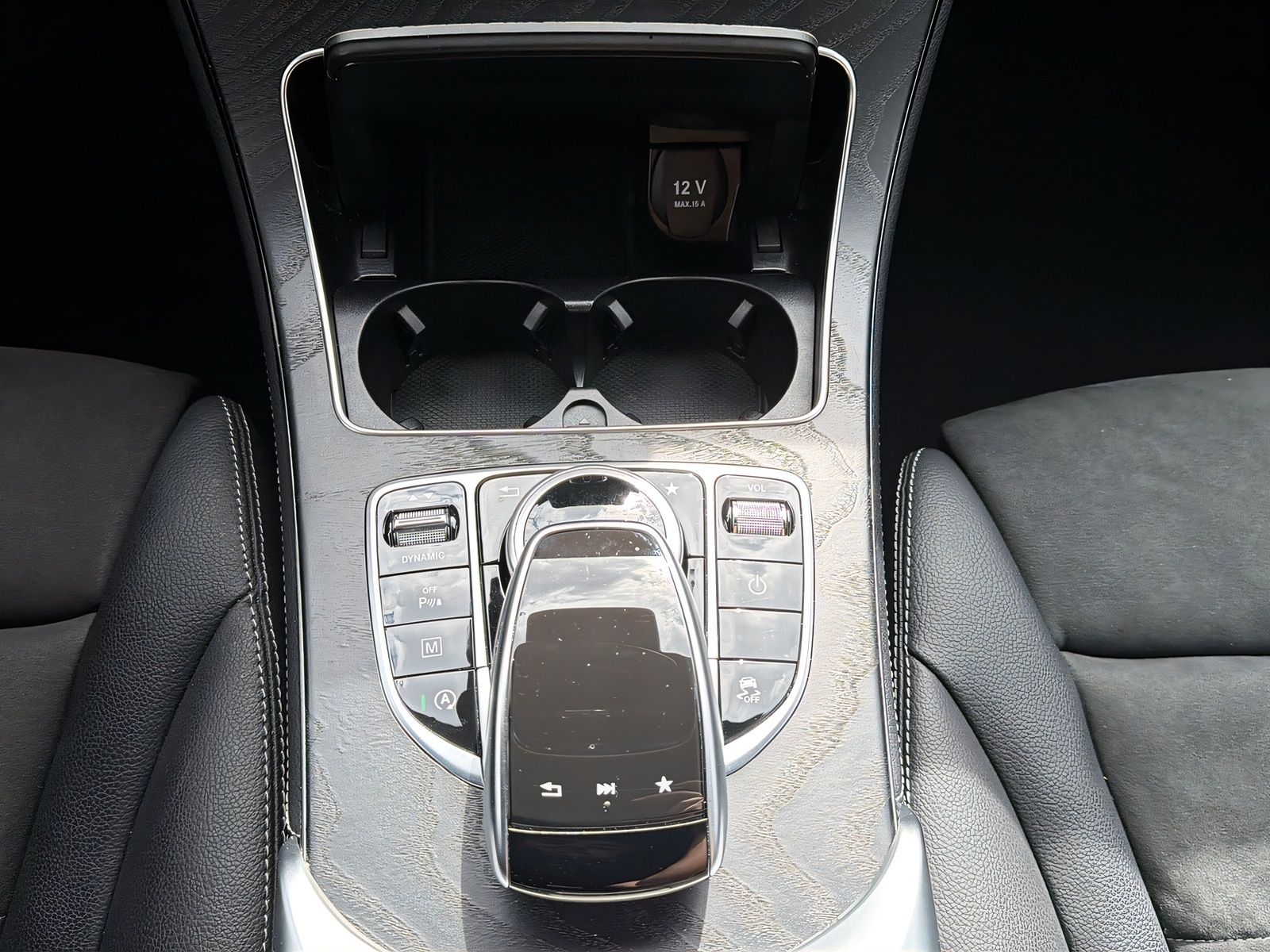 Fahrzeugabbildung Mercedes-Benz GLC 250 d Coupe AMG 4Matic MEMORY LED AHK KAMERA