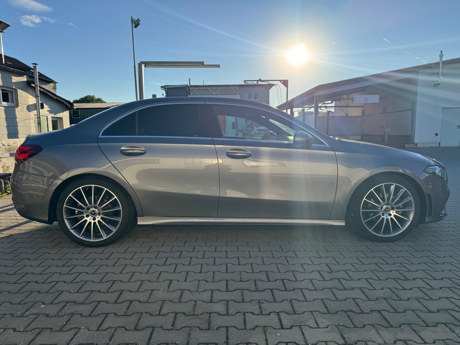 Mercedes-Benz A-Class AMG LINE Scheckheftgeplegt Burmester Sound, миниатюра 4