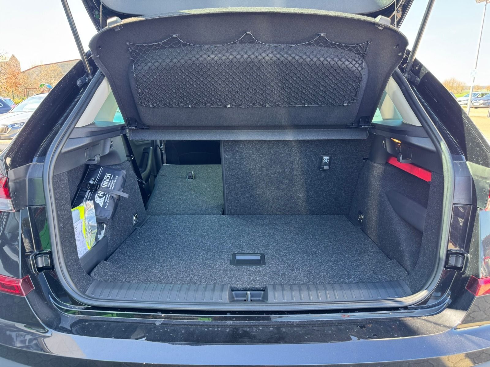 Fahrzeugabbildung SKODA Kamiq Selection 1,0 TSI 85 kW 7-Gang-DSG