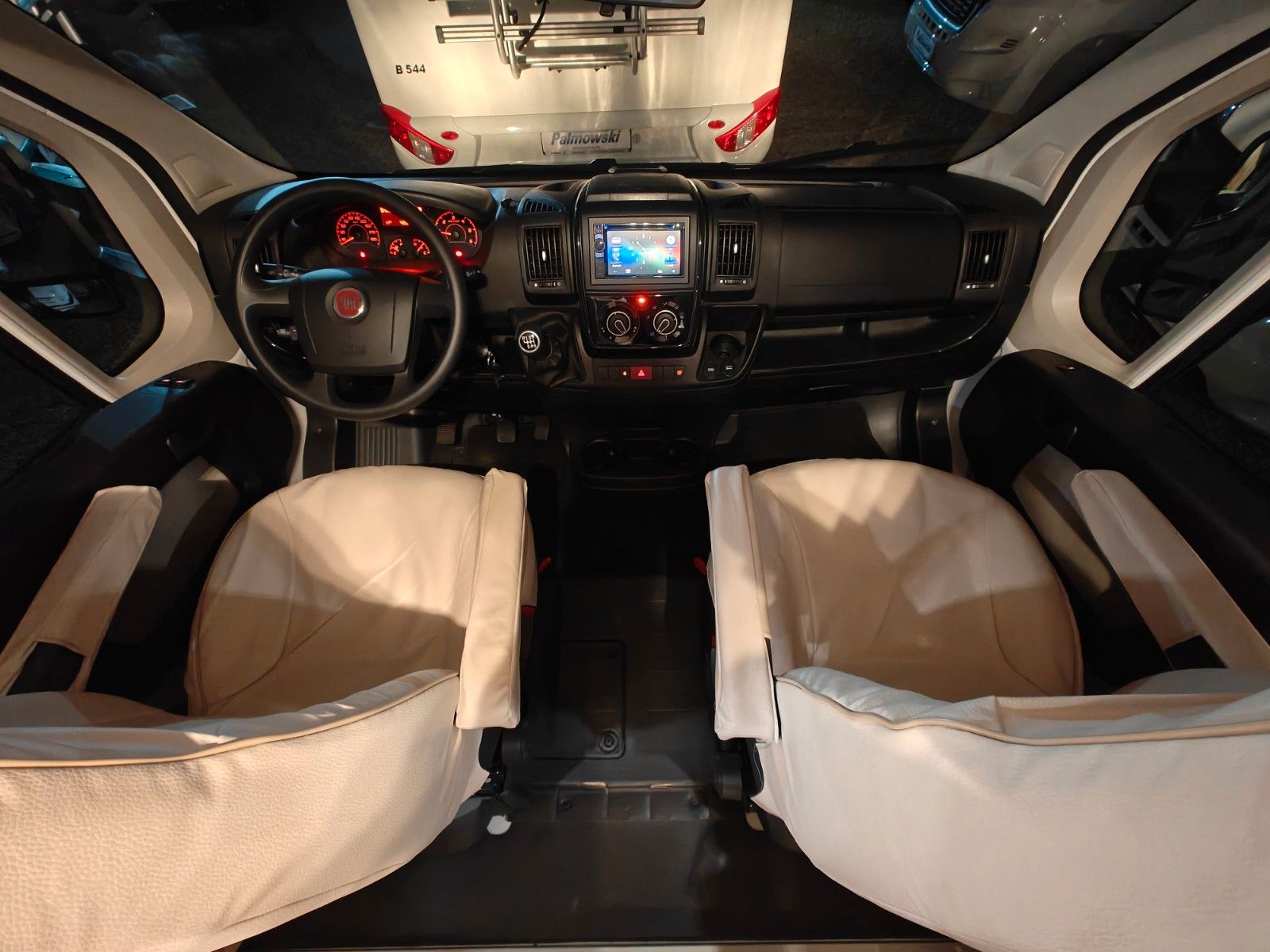 Fahrzeugabbildung XGO Dynamic 95 P - Autom. SAT, TV, Einzelbetten -