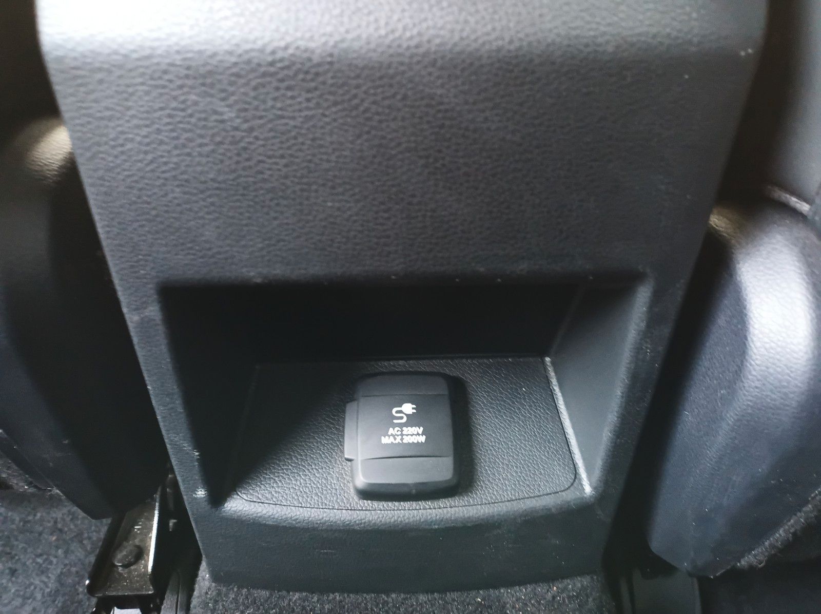 Fahrzeugabbildung Ssangyong Korando e-Motion PLATINUM +T.LEDER+ABSTANDSPILOT