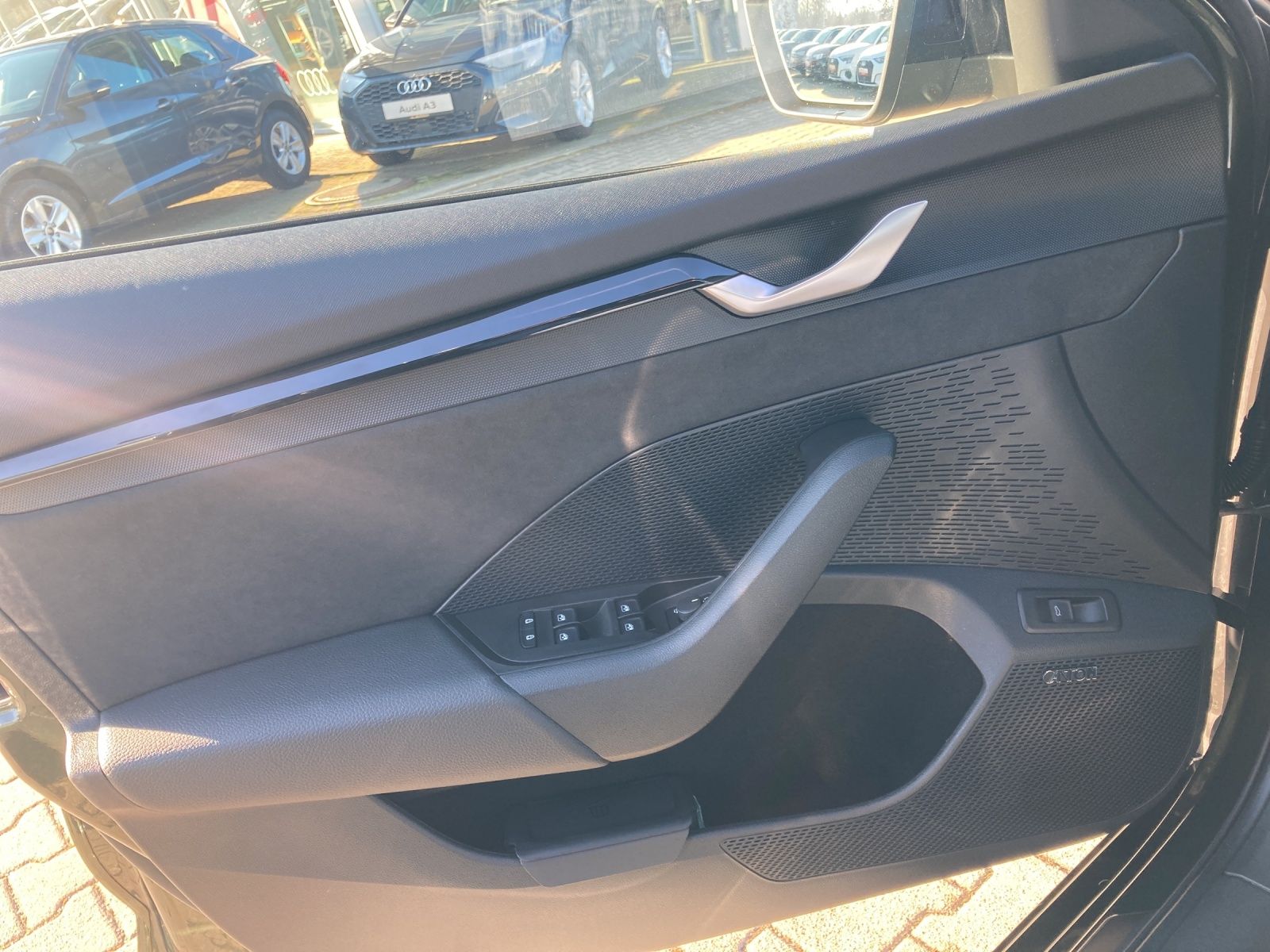 Fahrzeugabbildung SKODA Octavia Combi RS 2.0 TSI DSG Matrix LED, Navi, D