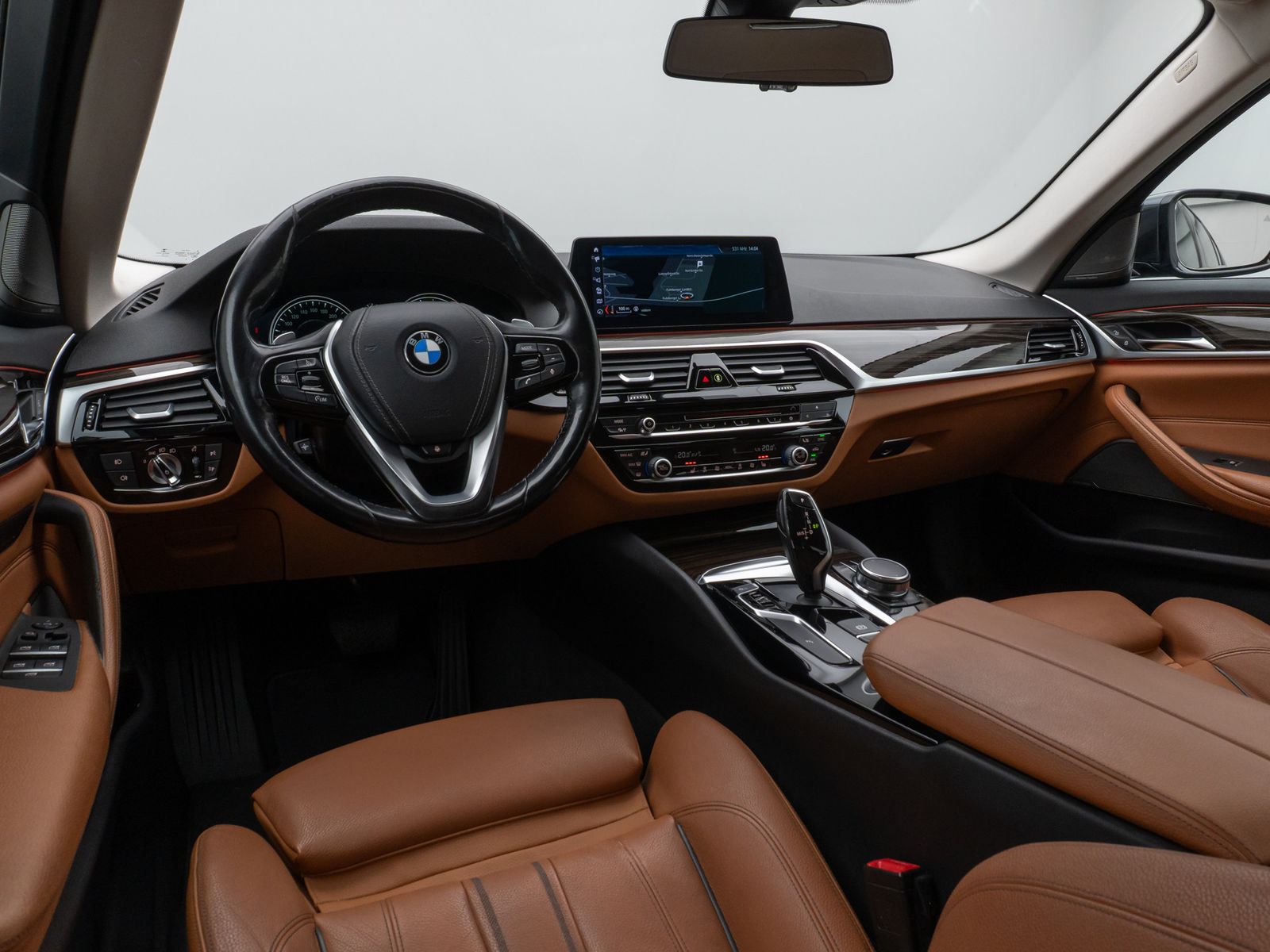 Fahrzeugabbildung BMW 520d Sport Line Kamera HUD H/K Lenkrhzg Alarm