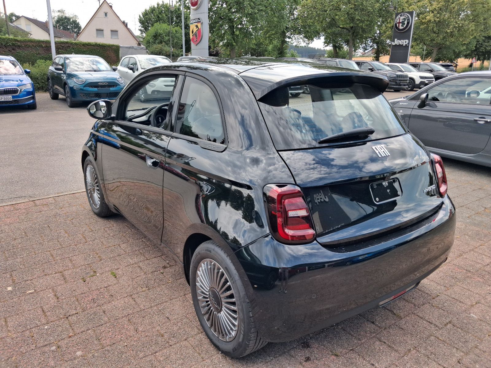 Fahrzeugabbildung Fiat 500 1.0 Hybrid FireFly 48 kW Icon