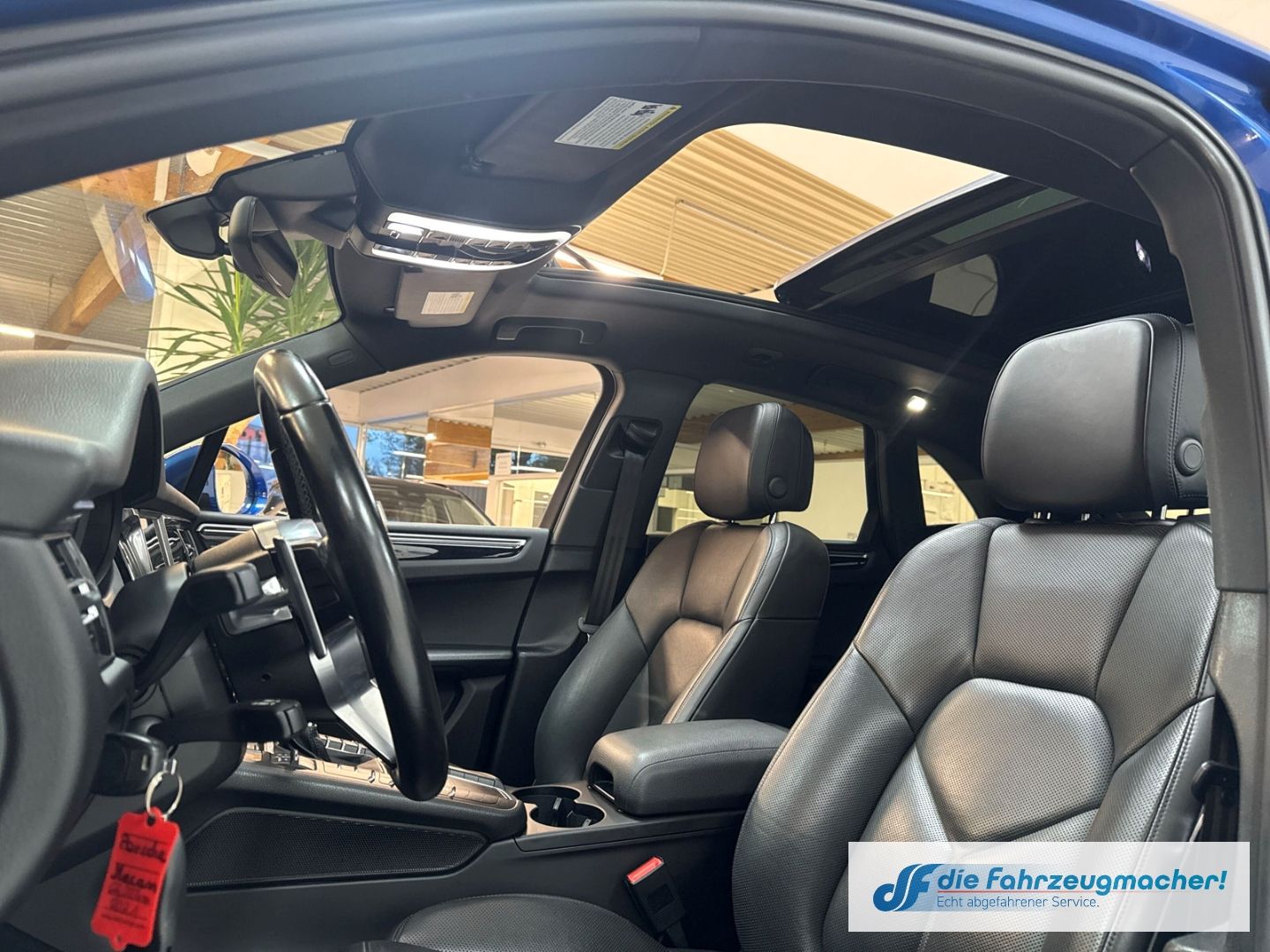 Fahrzeugabbildung Porsche Macan S El. Panodach Navi Memory Sitze Soundsyst