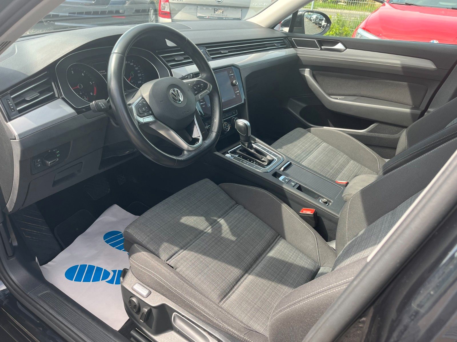 Fahrzeugabbildung Volkswagen Passat Variant 2.0 TDI Aut. Business Navi AHK AC
