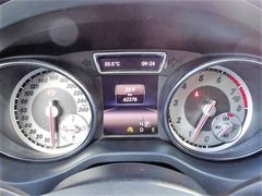 Fahrzeugabbildung Mercedes-Benz CLA 200 Shooting Brake /Automatik