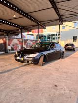 BMW e60 525i - BMW 525: E60