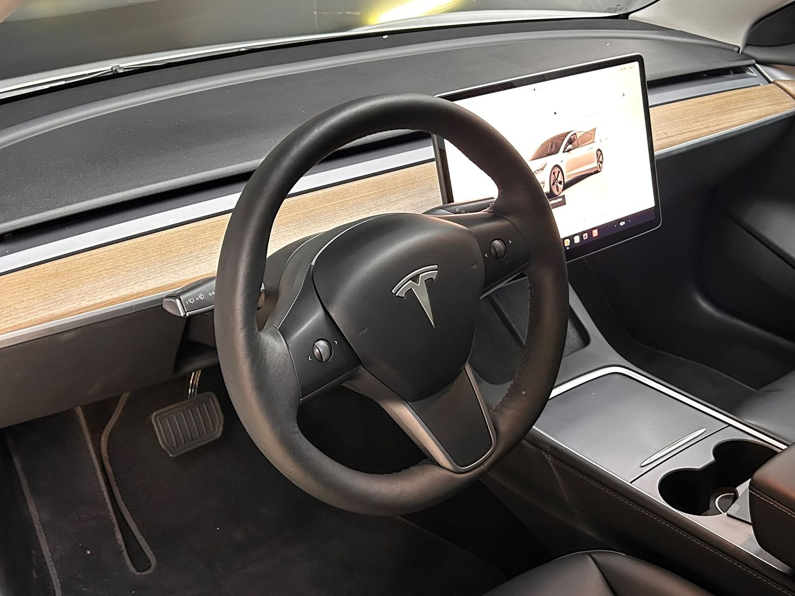 Fahrzeugabbildung Tesla Model 3 Long Range Dual AWD PANO+LED+NAVI+KAM+WP