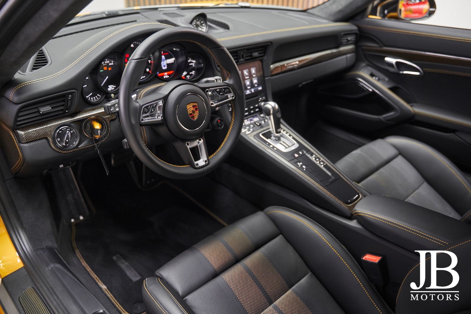 Fahrzeugabbildung Porsche 911 Turbo S Exclusive Series Burmester Lift