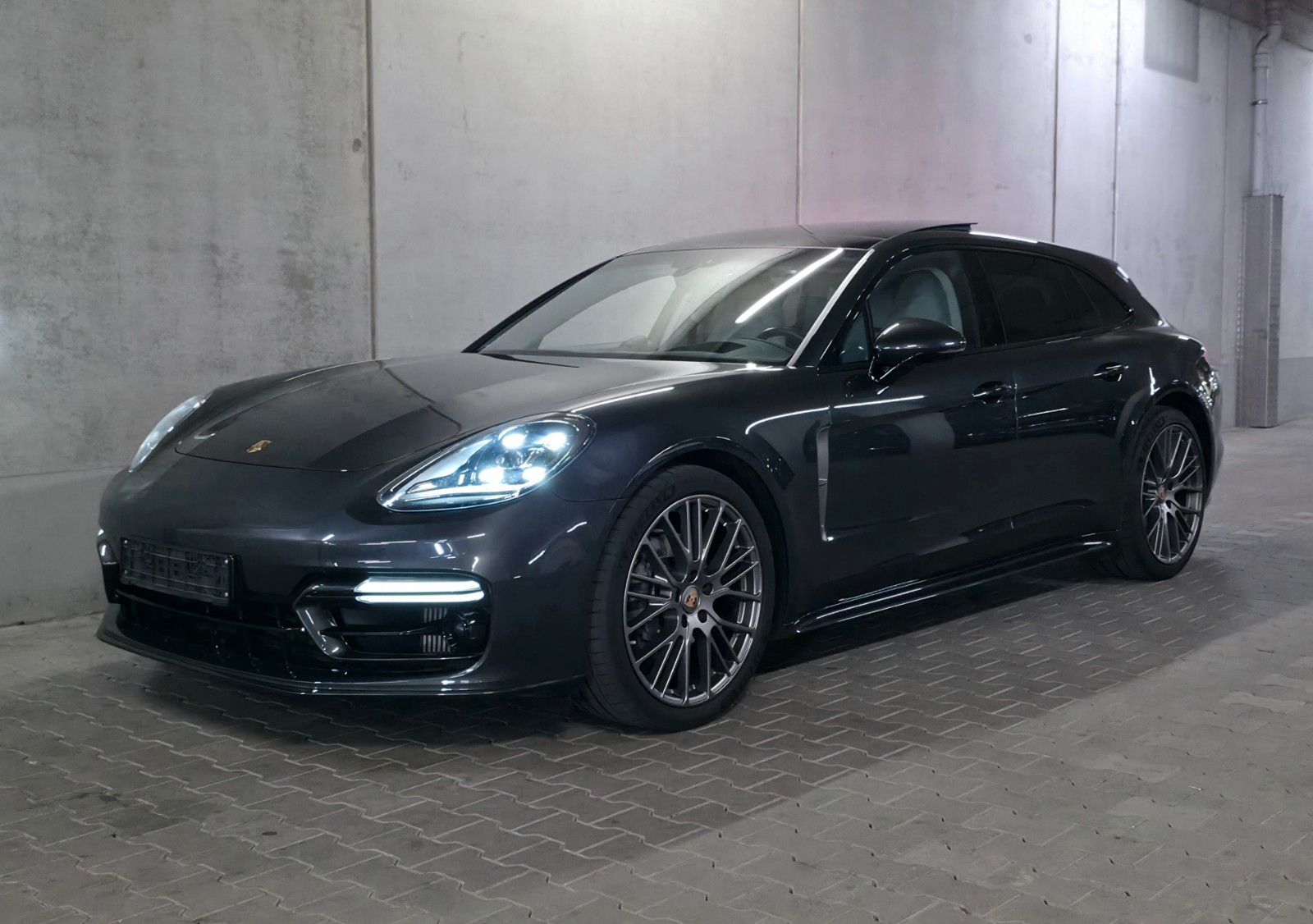 PORSCHE Panamera Sport Turismo Platinum Edition Approved