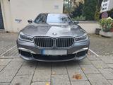BMW 750d xDrive /M-Packet/HUD/Massage/Softclose... - BMW 7er Reihe Gebrauchtwagen in München