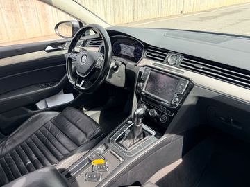 Volkswagen Passat - 12