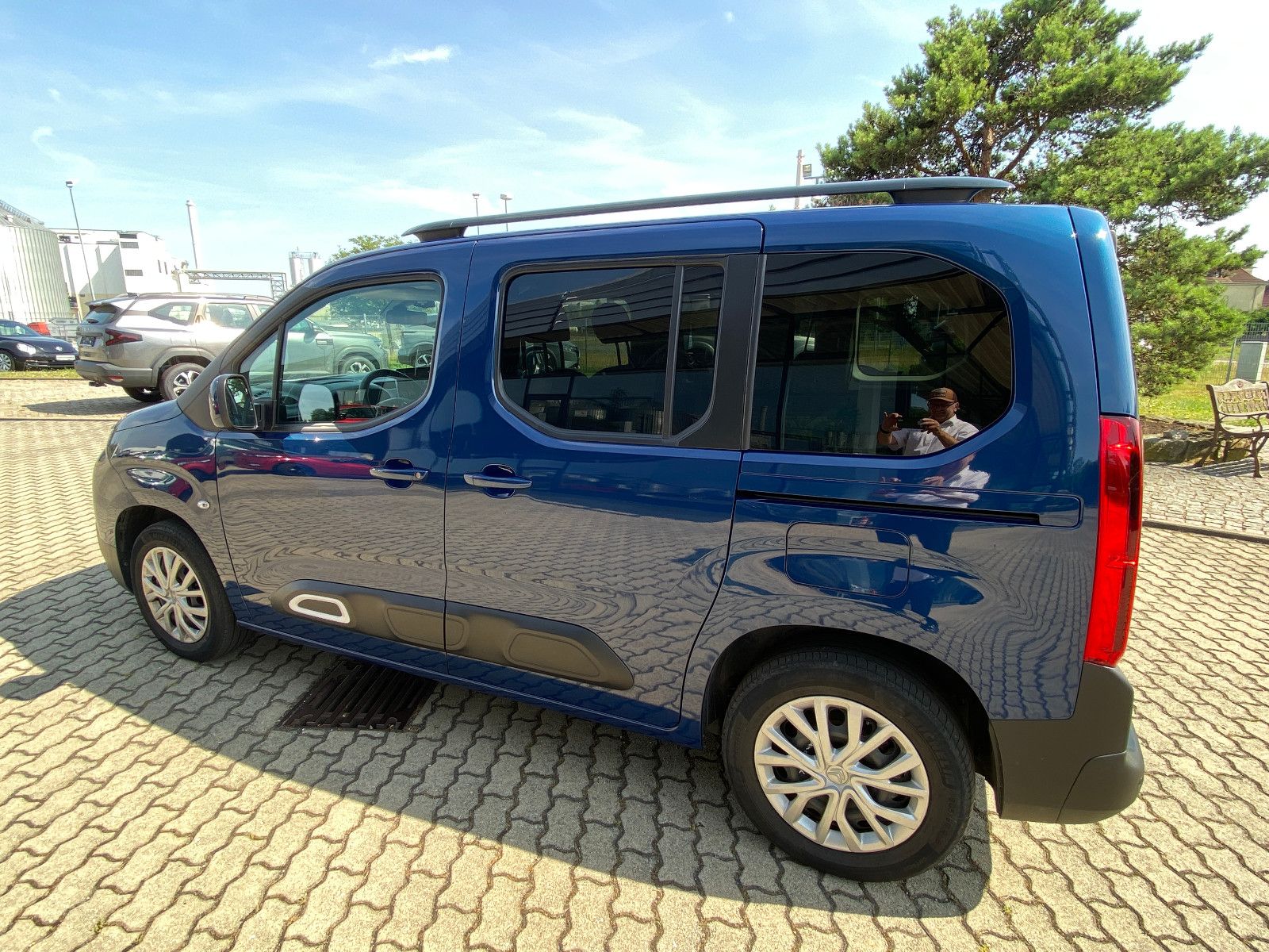 Fahrzeugabbildung Citroën Berlingo Live M