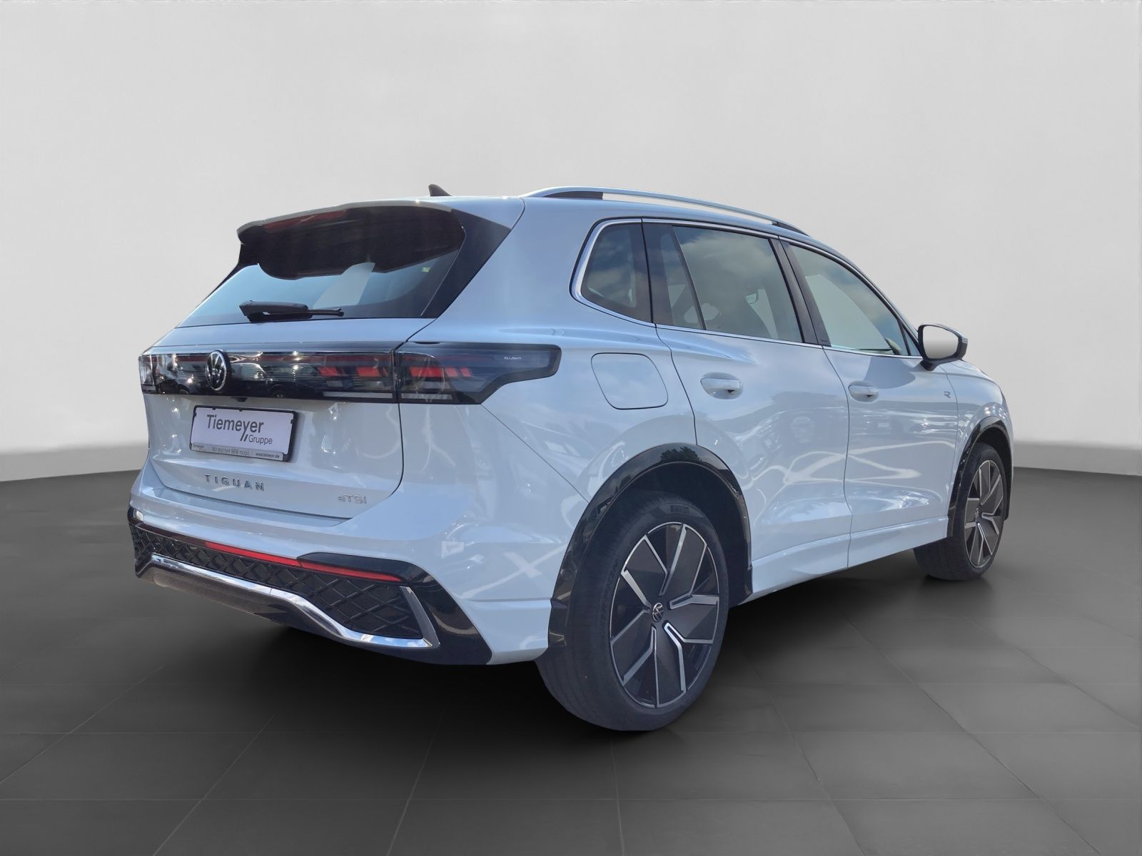 Volkswagen Tiguan 1.5 eTSI DSG R-LINE LM20 PANO KAMERA SITZ foto 3