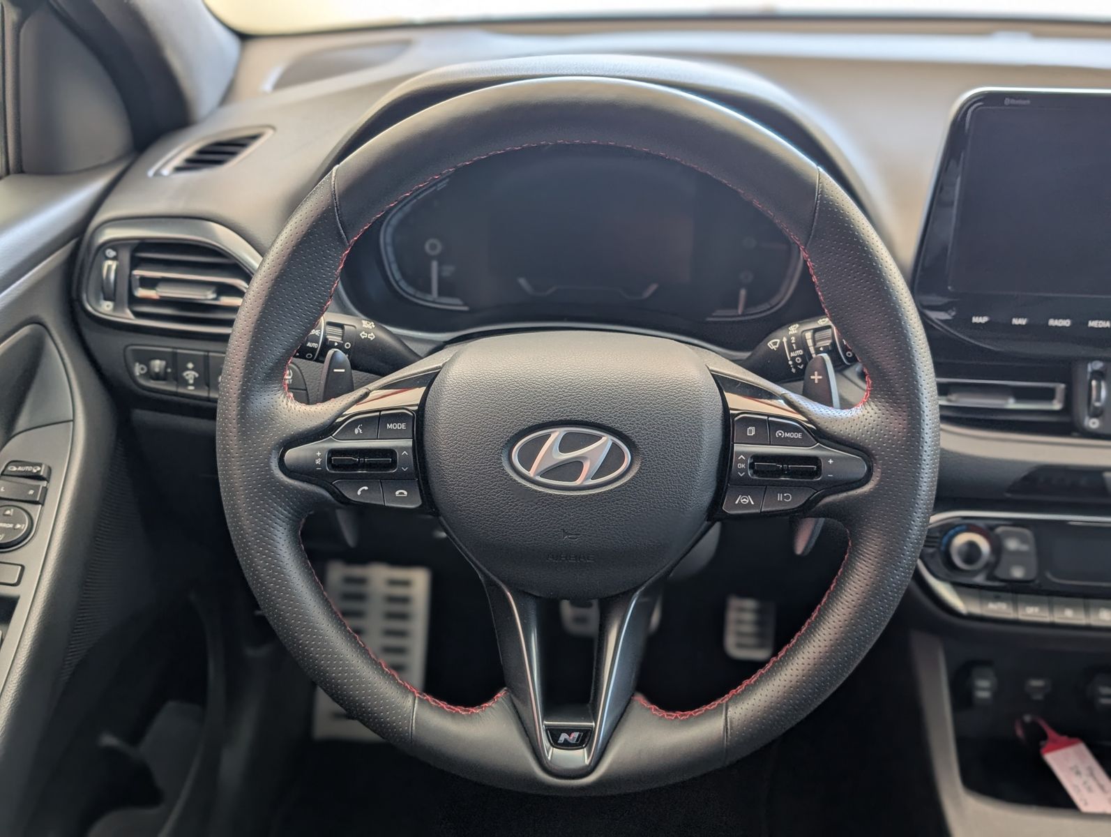Fahrzeugabbildung Hyundai i30 N Line Mild-Hybrid KAM TEMP LED PANO CARPLAY