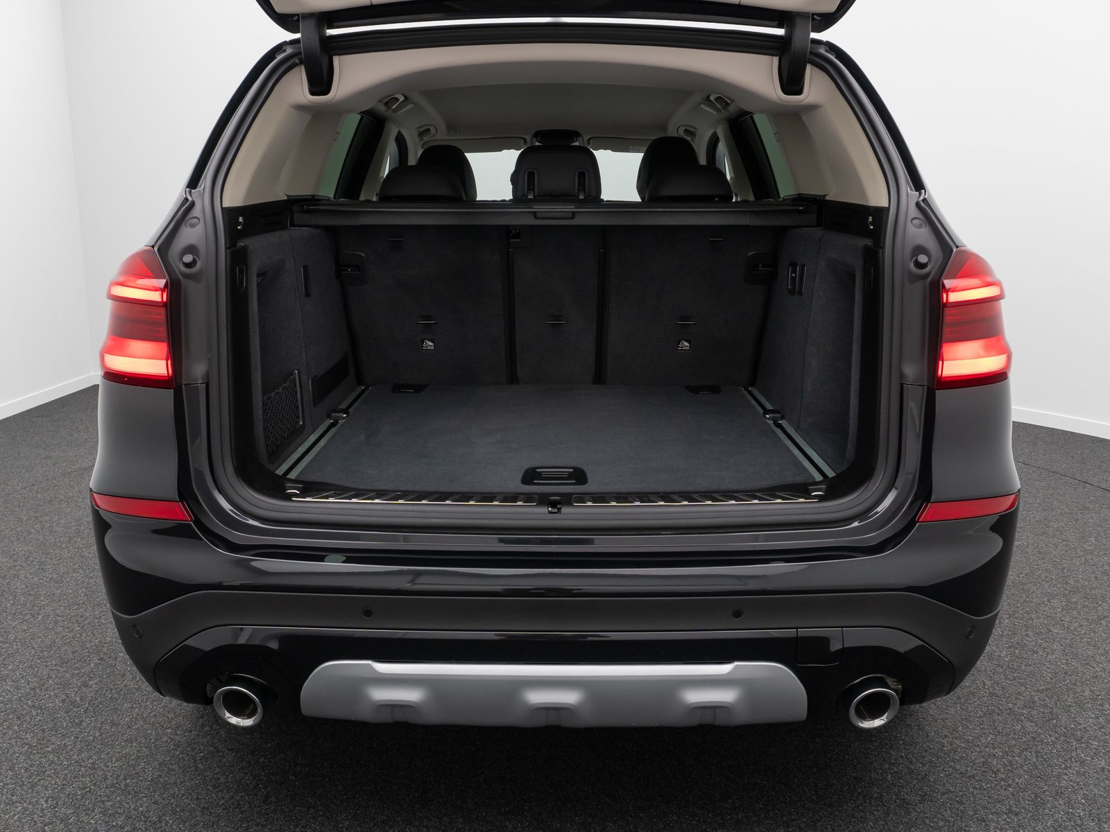 Fahrzeugabbildung BMW X3 xD20d xLine Kamera HUD DAB Alarm Komfort 19"