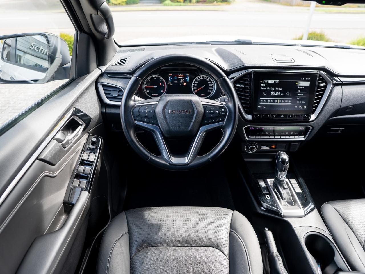 Fahrzeugabbildung Isuzu D-Max Double Cab 4WD V-CROSS