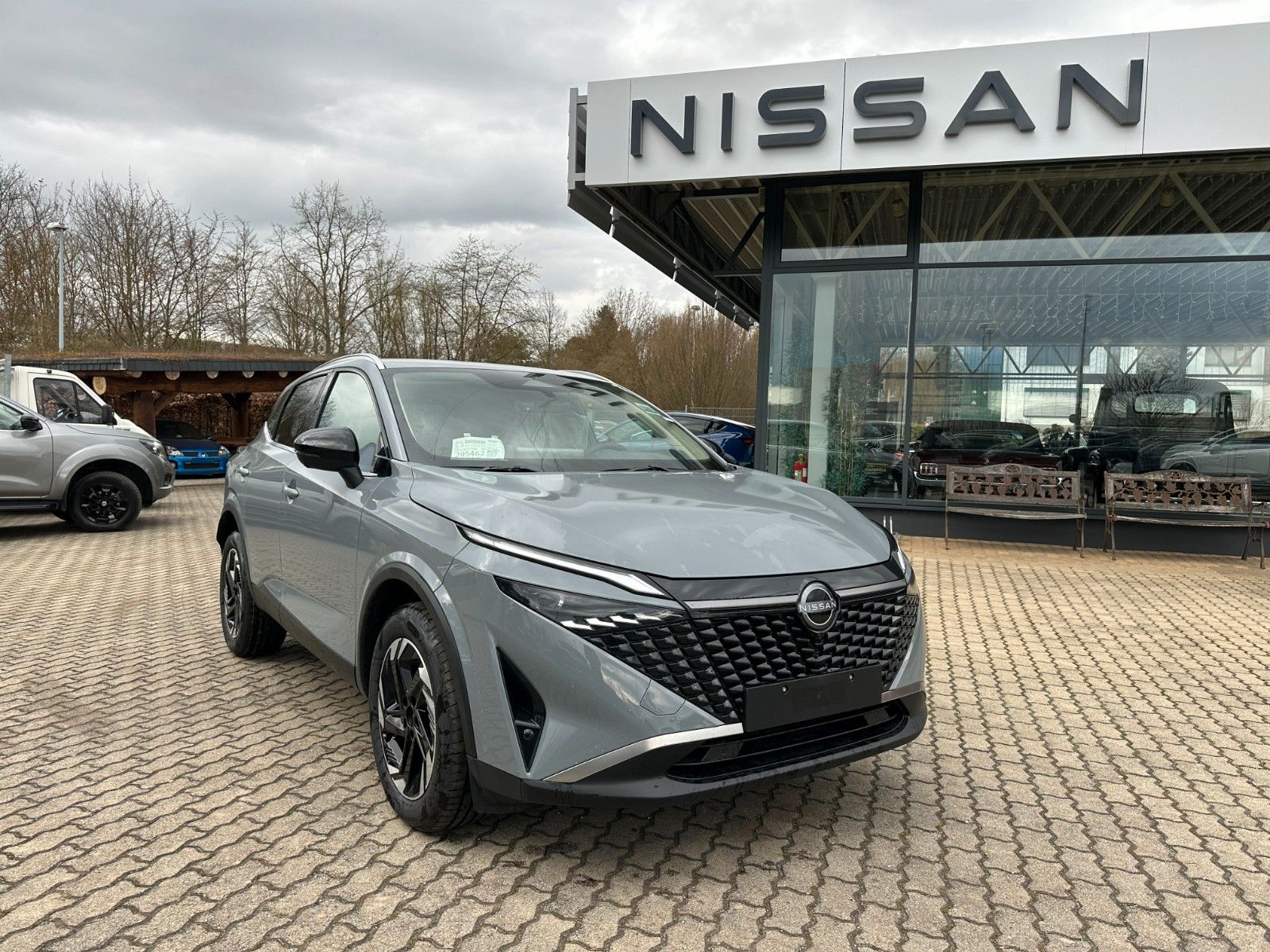 Fahrzeugabbildung Nissan Qashqai 1.3 DIG-T MHEV AT N-Connecta WINTERPAKET