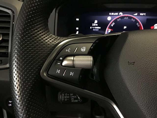 Fahrzeugabbildung Skoda Karoq Sportline 1.5TSI DSG/ACC/Navi/Matrix/DAB