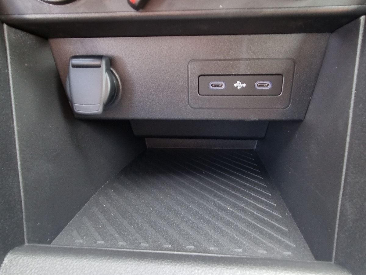 Fahrzeugabbildung Dacia Sandero Expression TCe 100