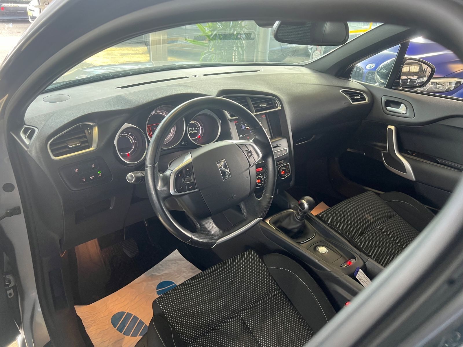 Fahrzeugabbildung Citroën DS4 Crossback *RÜCKFAHRKAMERA*NAVI*