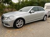 Mercedes-Benz E200 CGI Avantgarde - Bi-Xenon - original 65.500 - silberne Mercedes-Benz 200