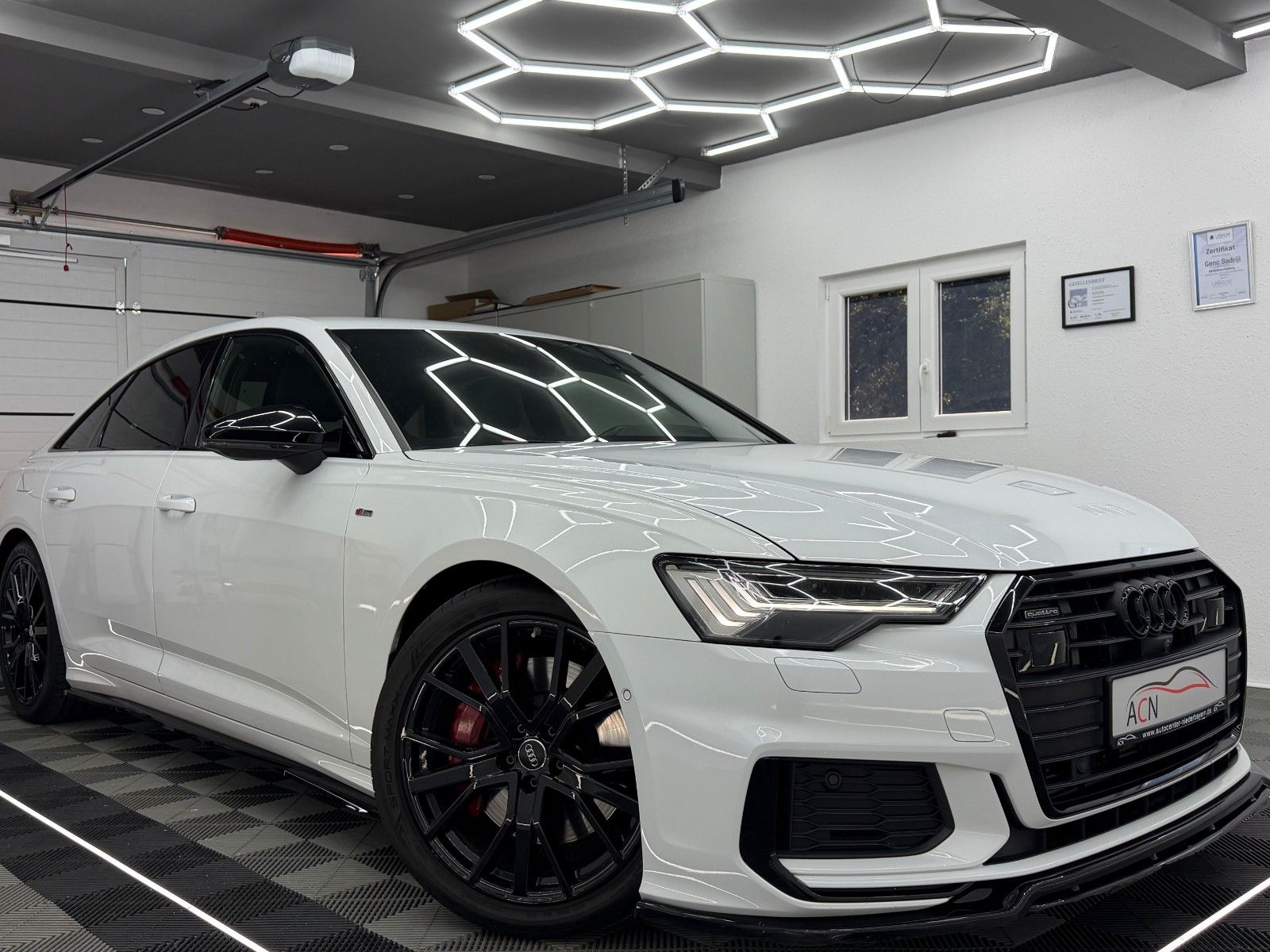 Fahrzeugabbildung Audi A6 Lim. 55 TFSI e Quattro/S6 OPTIK/STERNENHIMMEL