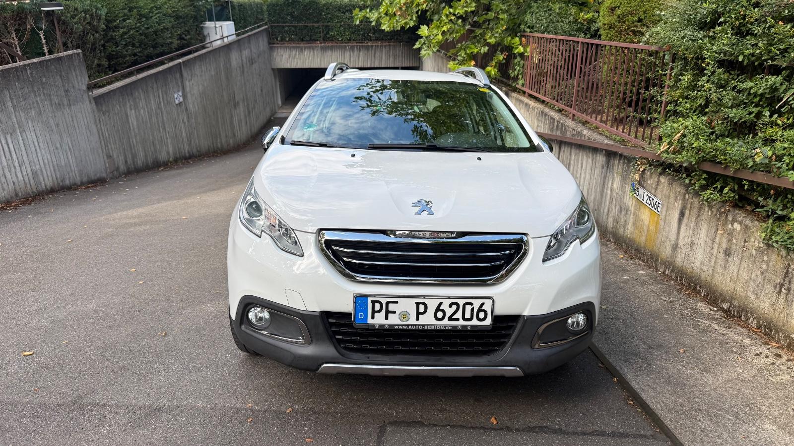 Peugeot 2008 Allure, Automatik, 79.900 KM, Top Zustand