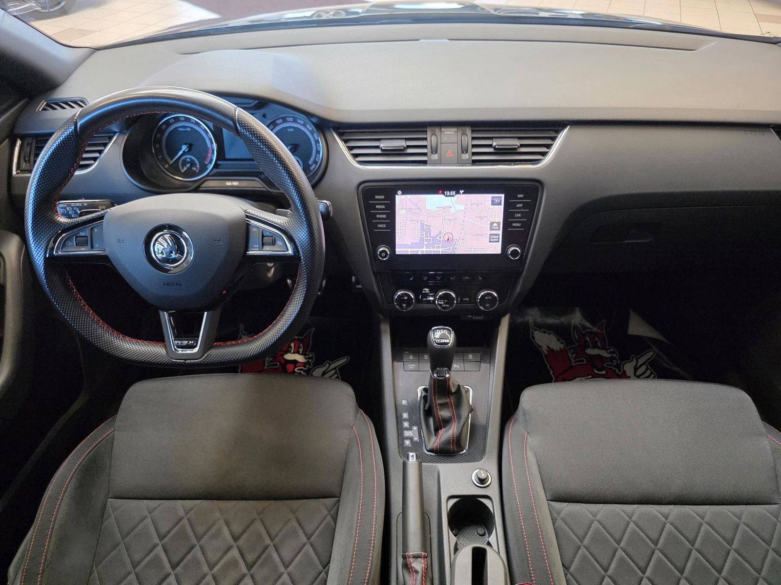 Fahrzeugabbildung SKODA Octavia 2.0 TDI RS 4x4 /1.Hd/LED/Navi/CarPlay
