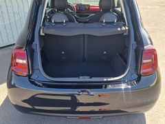 Fahrzeugabbildung Fiat 500e Red Komfort 23,8 kWh SiHz PDC RFK Tempo DAB
