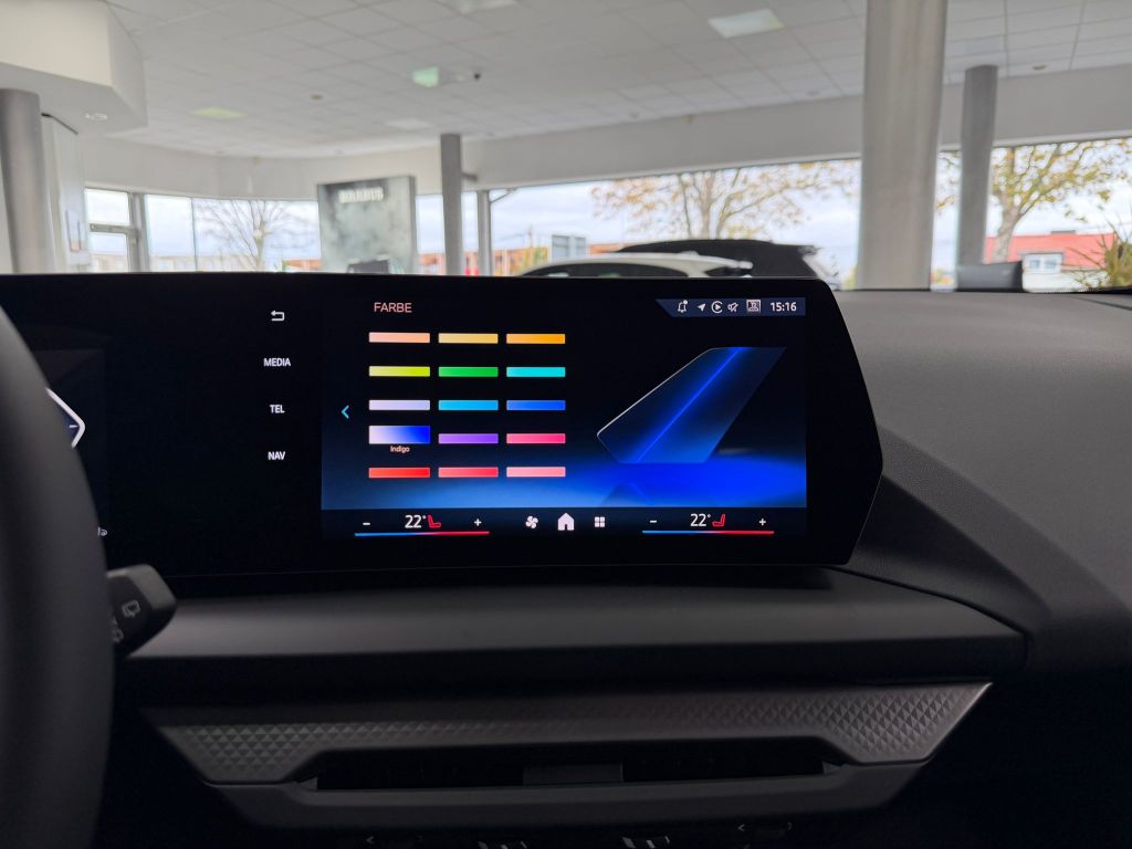 BMW 116 i LED*NAV*KAM*SHZ*TEMP*SPURW*KLIMA*DRIVING*