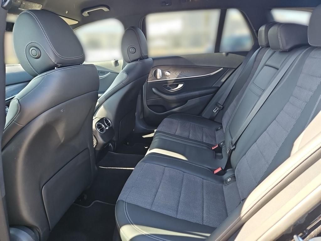 Fahrzeugabbildung Mercedes-Benz E 400 d T 4M AMG AHK ACC Comand Burm. LED 360°