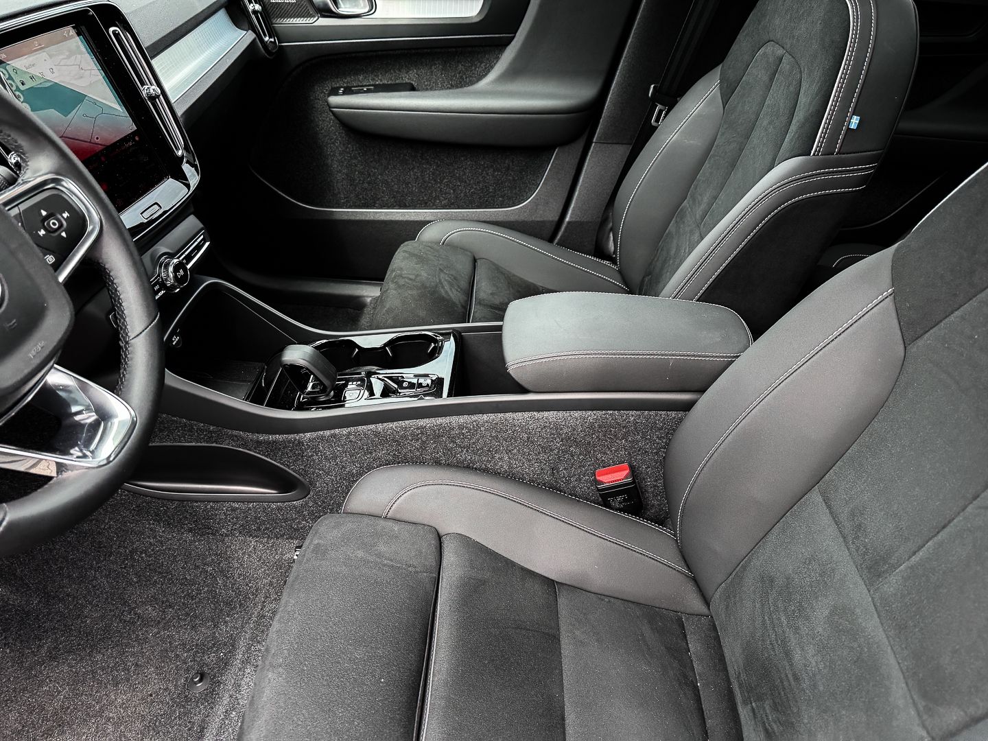 Volvo XC40 B3 B Ultra Black Edition 2WD StandHZG AHK M foto 12