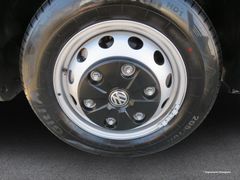 VW Crafter 55 2.0 TDI Kasten MR HD RWD Navi Ahk Rfk VW Crafter 55 2.0 TDI Kasten MR HD RWD Navi Ahk Rfk