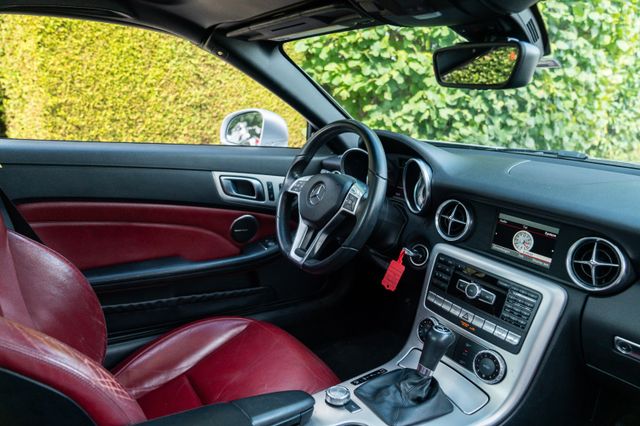 Mercedes-Benz SLK 350 BlueEfficiency/ AIRSCARF/ H&K/ PANO