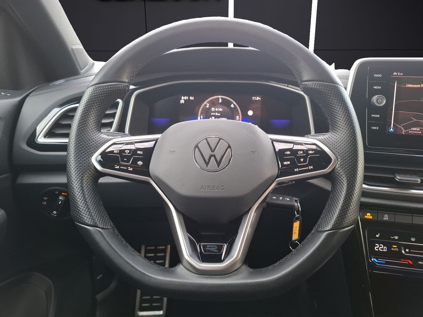 Fahrzeugabbildung Volkswagen T-Roc TDI R-Line DSG LED AHK Navi AID ACC RFK SH