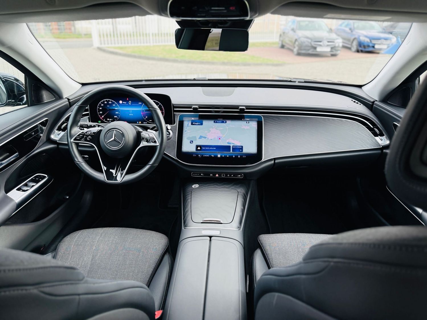 Fahrzeugabbildung Mercedes-Benz E 220 T d AVANTGARDE Advanced, AHK schw., Winter